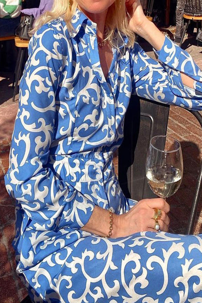 Monos casuales con cuello vuelto, estampado urbano y patchwork