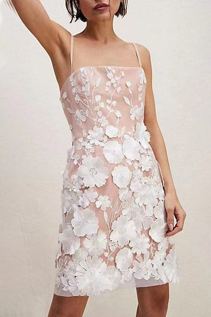 Vestidos elegantes de celebridades con falda de un solo paso, sin tirantes y bordados sólidos