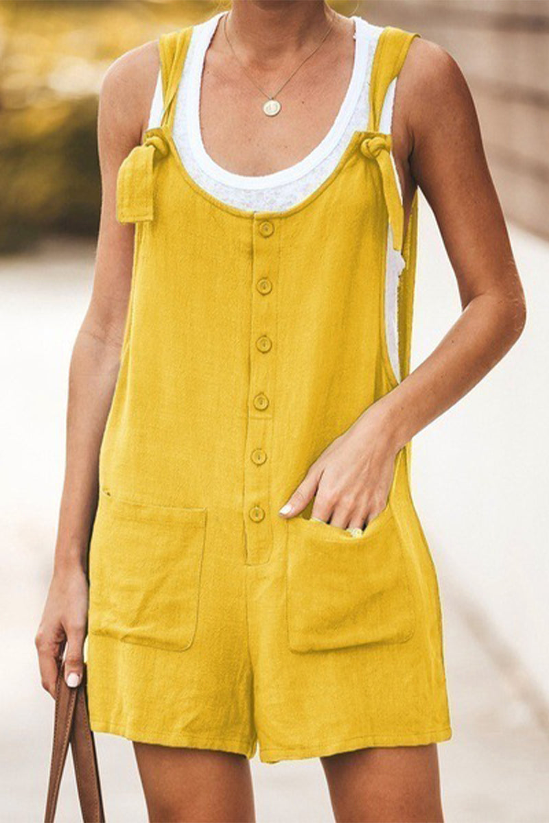 Mono holgado informal de uso diario con botones y bolsillos lisos y cuello en U