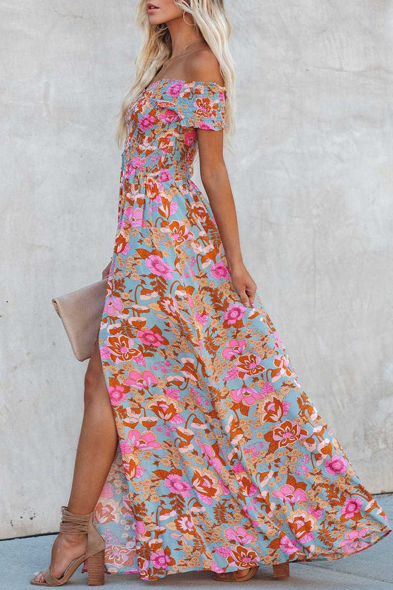 Elegante vestido estampado de patchwork floral con hombros descubiertos para vacaciones