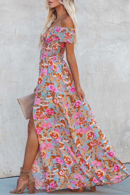 Elegante vestido estampado de patchwork floral con hombros descubiertos para vacaciones
