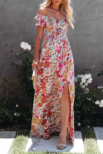Elegante vestido estampado de patchwork floral con hombros descubiertos para vacaciones