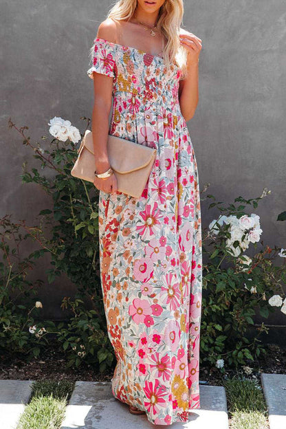 Elegante vestido estampado de patchwork floral con hombros descubiertos para vacaciones