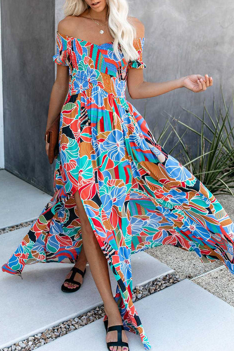 Elegante vestido estampado de patchwork floral con hombros descubiertos para vacaciones