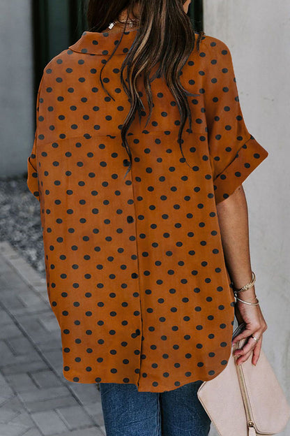 Elegantes blusas de cuello en V con patchwork y estampados universitarios