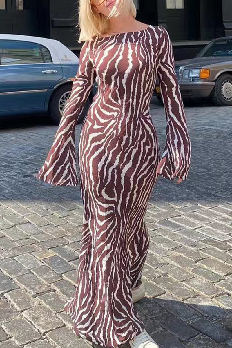 Vestido casual con estampado animal y hombros descubiertos