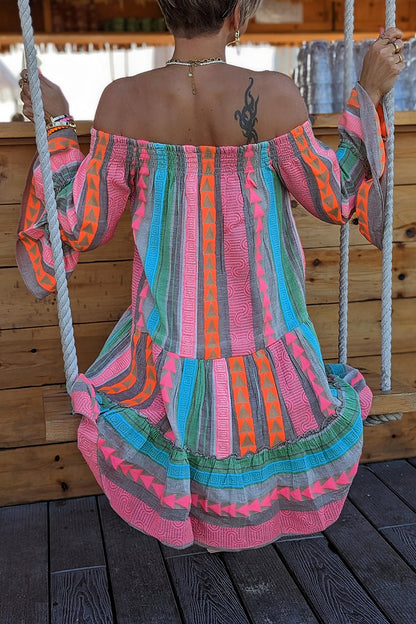 Vestidos casuales de vacaciones con hombros descubiertos y contraste de bloques de color