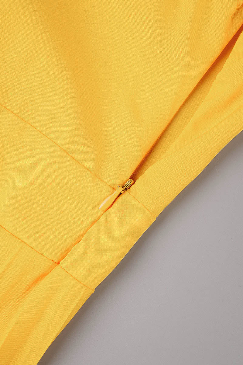 Mono sexy de vendaje liso con agujeros y cuello vuelto, con pliegues y parches rectos