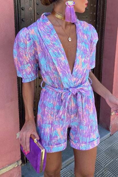 Mono holgado con cuello vuelto y estampado informal