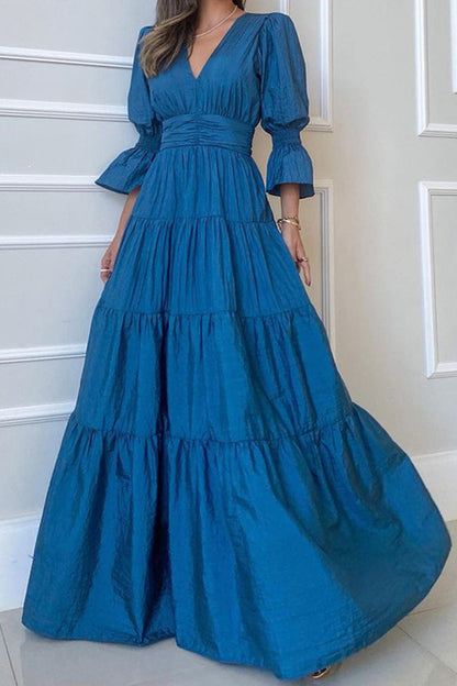 Elegantes vestidos de corte A con escote en V y pliegues sólidos