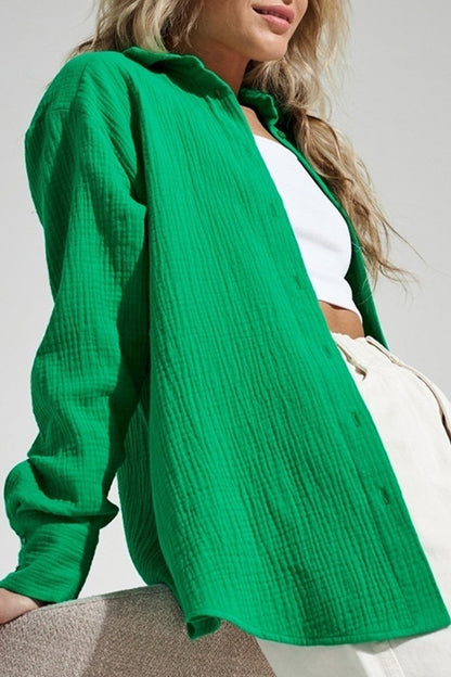 Elegantes blusas lisas con cuello vuelto