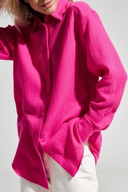 Elegantes blusas lisas con cuello vuelto