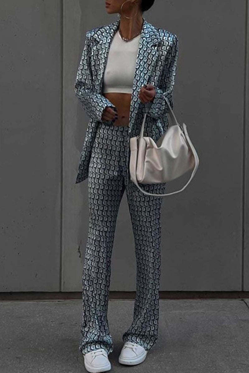 Conjunto informal de dos piezas con cuello vuelto, manga larga y estampado animal de calle