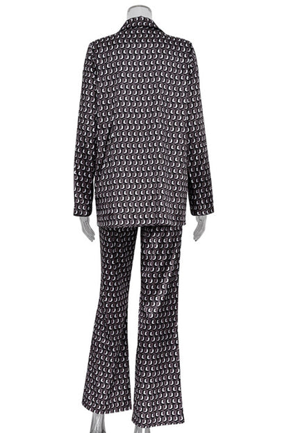 Conjunto informal de dos piezas con cuello vuelto, manga larga y estampado animal de calle