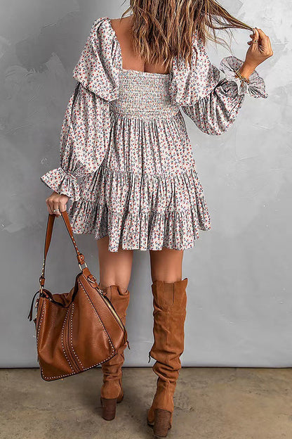 Vestido sexy con estampado floral y hombros descubiertos