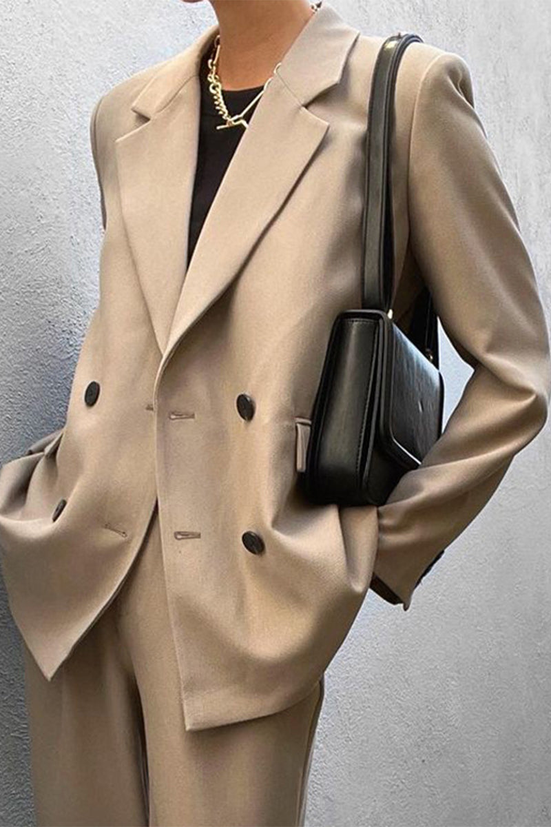 Elegante conjunto de dos piezas con botones sólidos, cuello vuelto y manga larga