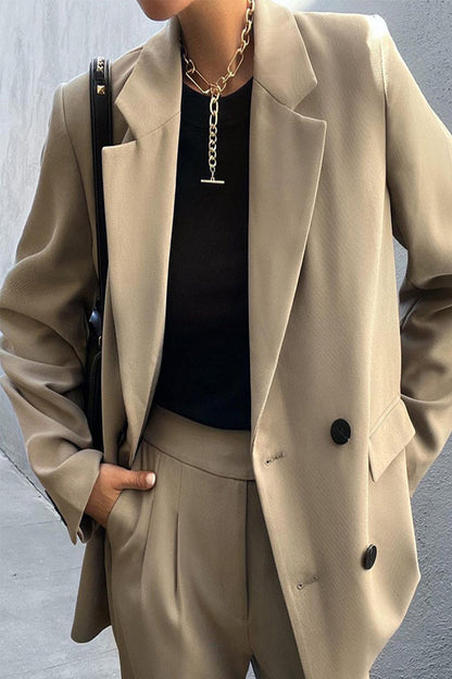 Elegante conjunto de dos piezas con botones sólidos, cuello vuelto y manga larga