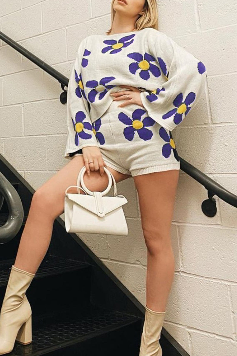 Conjunto informal de dos piezas con cuello redondo, manga larga y bordado en bloques de color