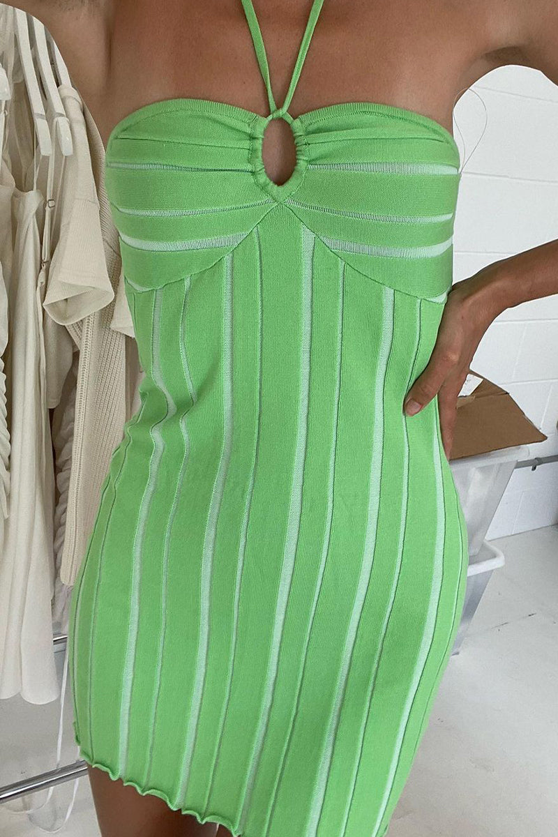 Vestido sexy sin mangas con cuello halter y frenillo sólido