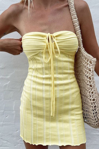 Vestido sexy sin mangas con cuello halter y frenillo sólido