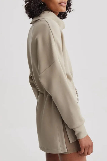 Tops casuales de cuello alto con cordón ajustable y unicolor