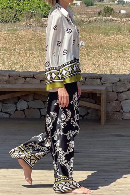 Conjunto de dos piezas informal de manga larga con cuello vuelto y estampado de patchwork universitario