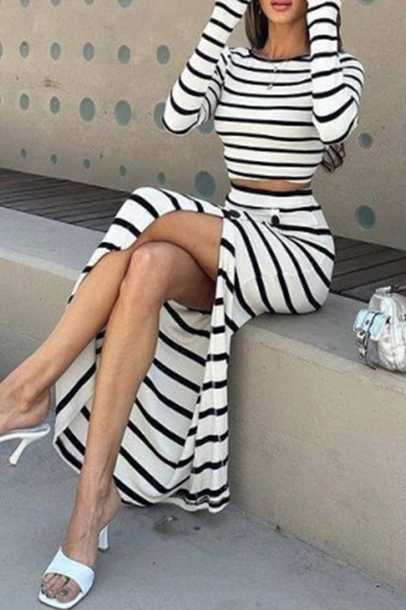 Conjunto de dos piezas de manga larga con cuello redondo y abertura con botones y estampado de rayas de celebridades sexys