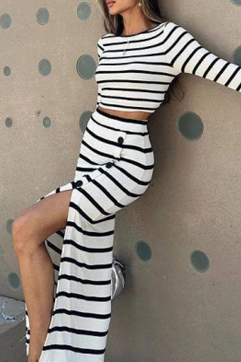 Conjunto de dos piezas de manga larga con cuello redondo y abertura con botones y estampado de rayas de celebridades sexys