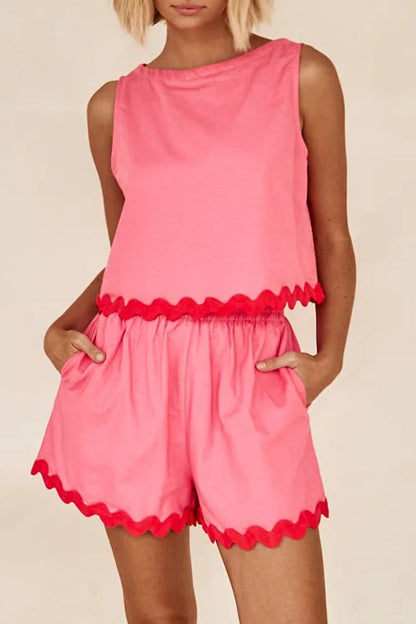 Conjunto informal sencillo de dos piezas con bloques de color, bolsillos y contraste, cuello redondo y sin mangas