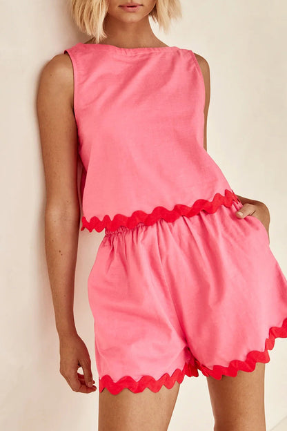 Conjunto informal sencillo de dos piezas con bloques de color, bolsillos y contraste, cuello redondo y sin mangas