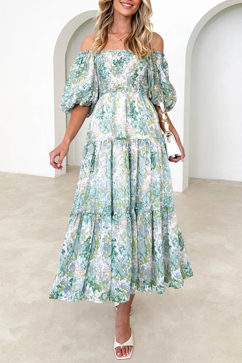 Vestidos sexis con falda pastel y hombros descubiertos con patchwork floral