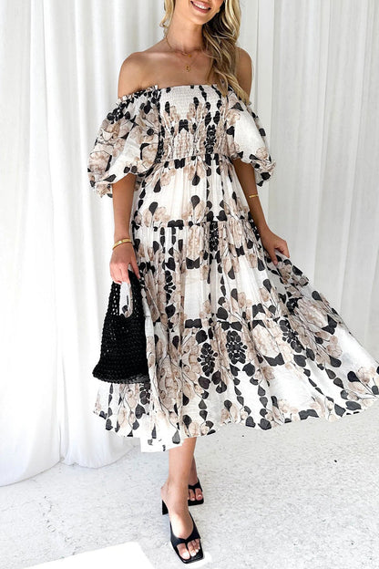 Vestidos sexis con falda pastel y hombros descubiertos con patchwork floral