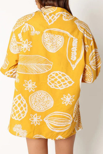 Conjunto informal de dos piezas con cuello vuelto, manga larga y patchwork floral