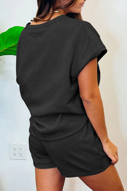 Conjunto de dos piezas informal, sencillo, liso, con bolsillos y textura de frenillo, cuello redondo y manga corta