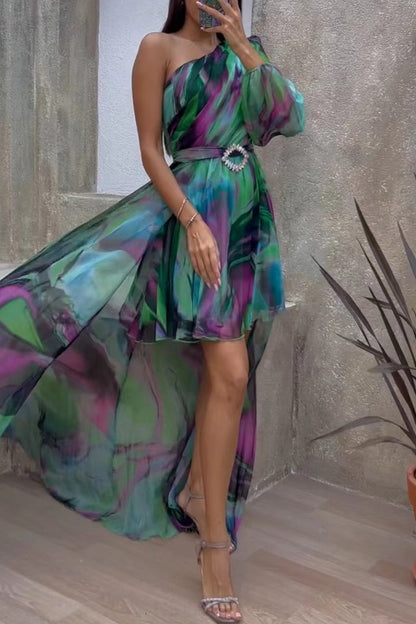 Vestido de noche sexy con cuello oblicuo, estampado de cambio gradual y pliegues