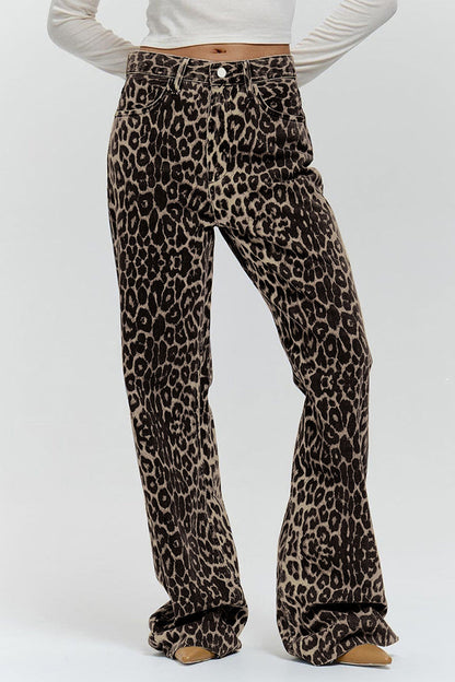 Pantalones rectos holgados de cintura media con estampado de leopardo y botones de calle