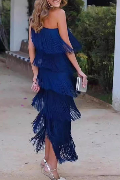 Vestido sexy irregular con cuello oblicuo y borlas sólidas