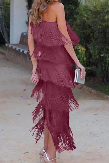 Vestido sexy irregular con cuello oblicuo y borlas sólidas