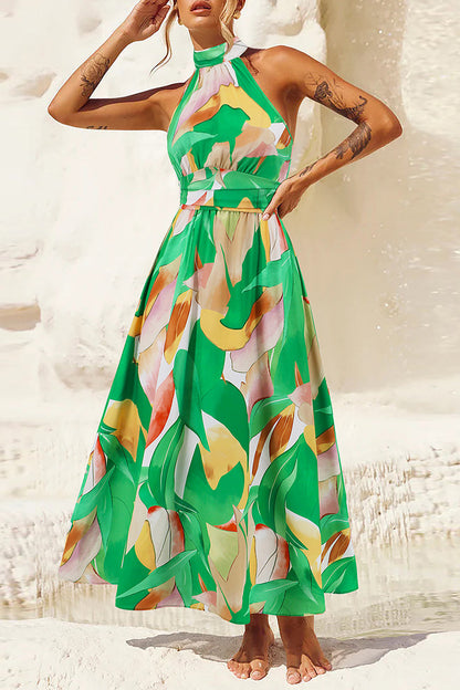 Vestidos bohemios elegantes con estampado floral en contraste y cuello mandarín