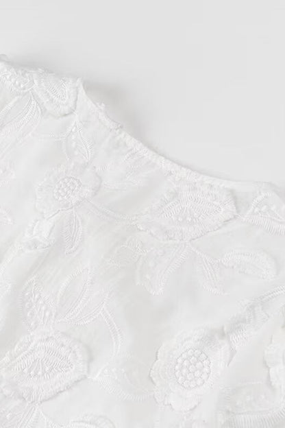 Dulce y elegante top de encaje sólido con frenillo y lazo en el cuello redondo