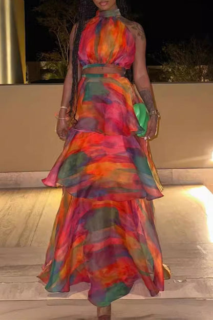 Elegante traje de baño de dos piezas sin mangas con volantes y contraste con estampado de cambio gradual