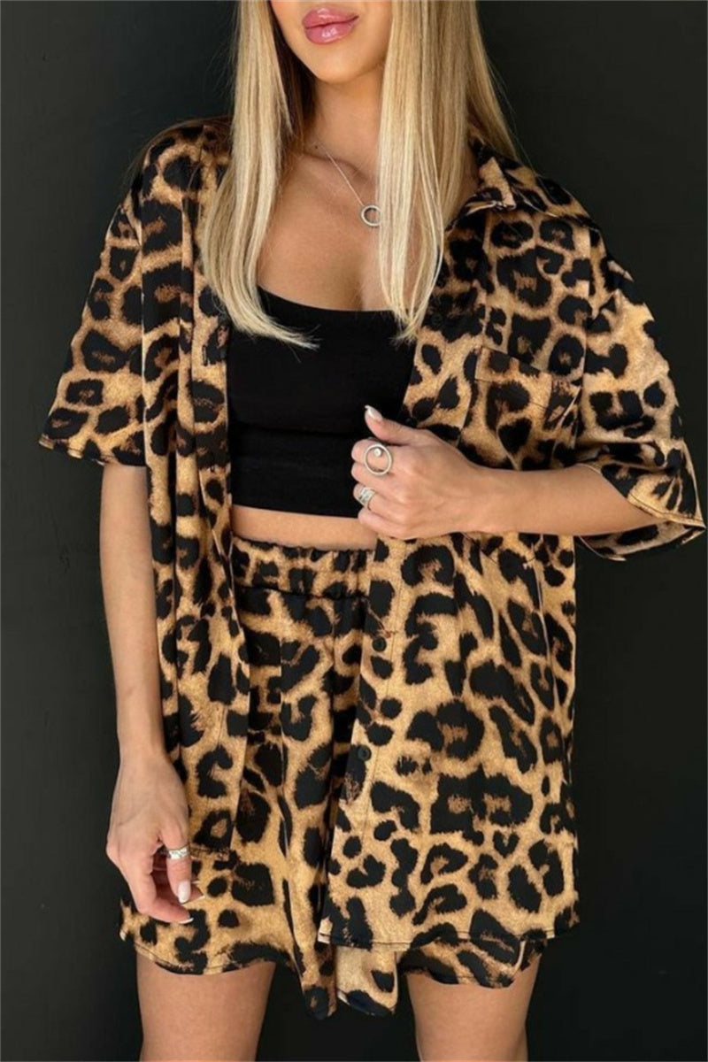 Conjunto de dos piezas básico informal con estampado de leopardo y cuello vuelto, media manga