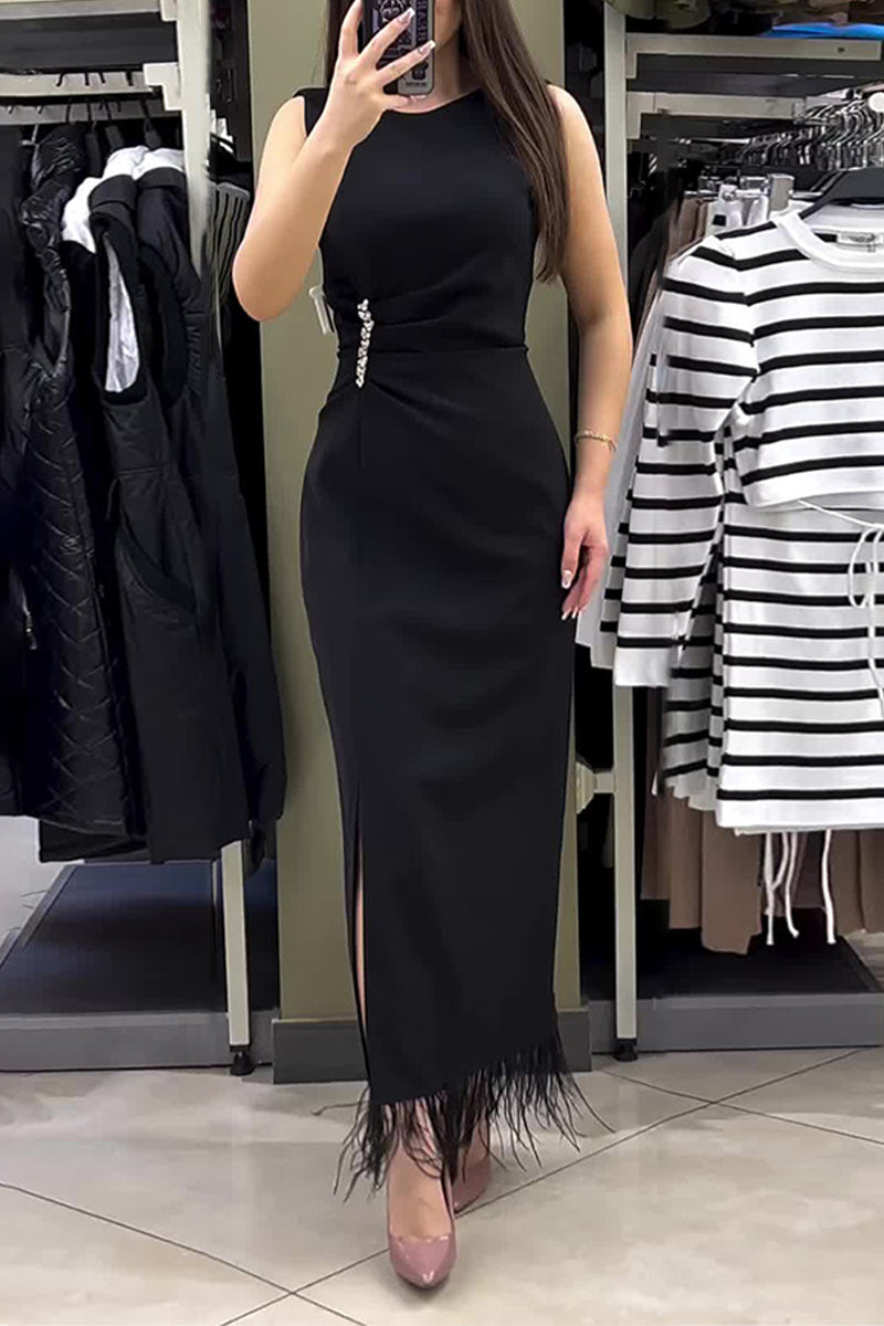 Elegante vestido de falda de un solo paso con cuello redondo y borlas de diamantes de imitación