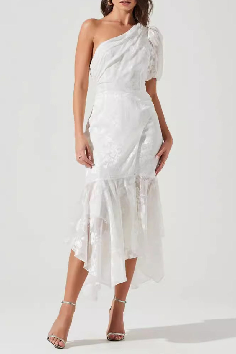 Elegantes vestidos de noche con cuello oblicuo asimétrico y patchwork liso