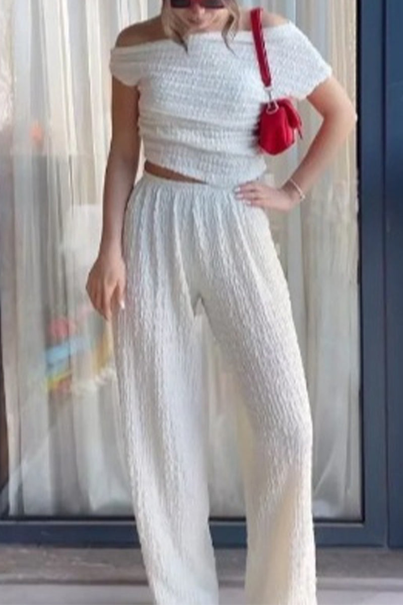 Conjunto de dos piezas sexy de manga corta con hombros descubiertos y pliegues sólidos