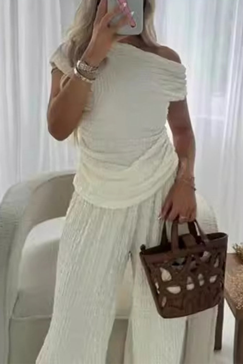 Conjunto de dos piezas sexy de manga corta con hombros descubiertos y pliegues sólidos