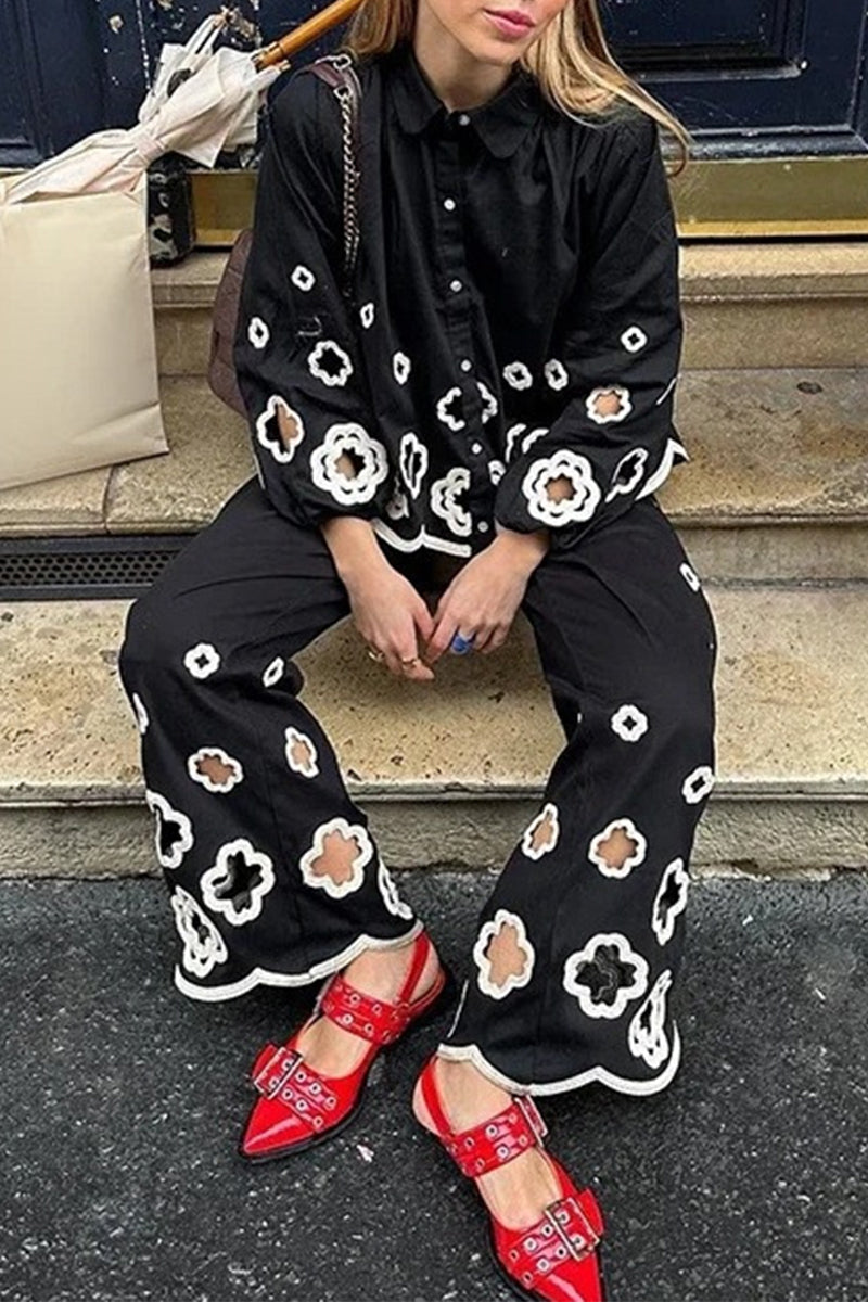 Conjunto informal de dos piezas con cuello vuelto, manga larga, estampado floral y gancho liso