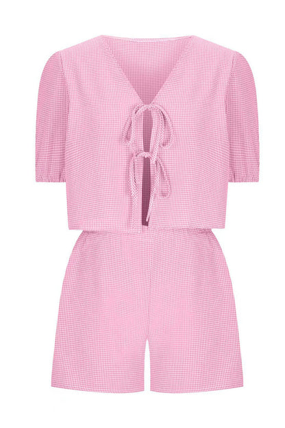 Conjunto informal de dos piezas con cuello en U, manga corta y bolsillo tipo vendaje a cuadros