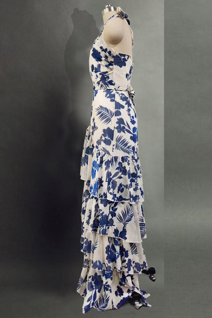 Elegantes vestidos asimétricos con cuello halter y volantes florales