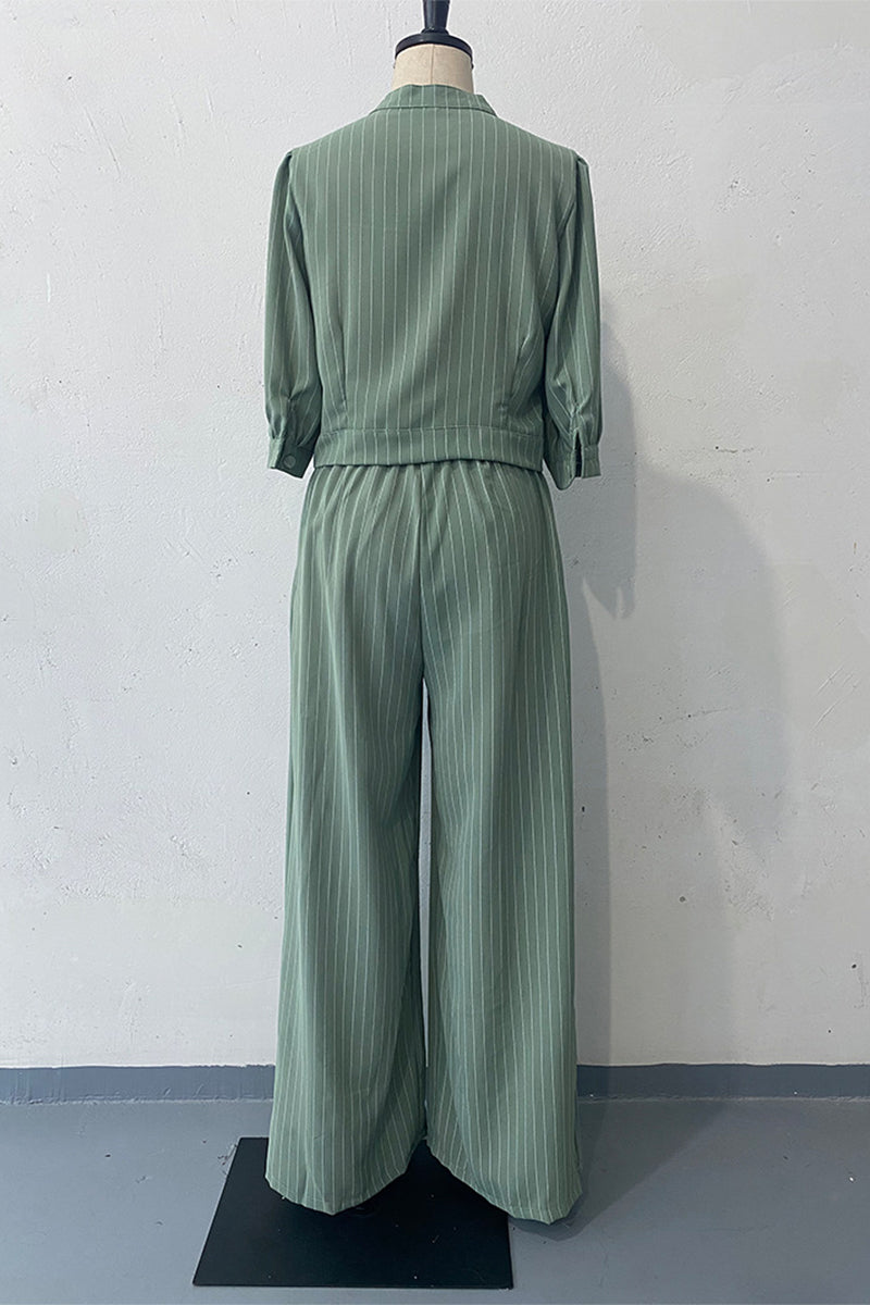 Conjunto informal de dos piezas con rayas, bolsillos, botones, cuello redondo, media manga